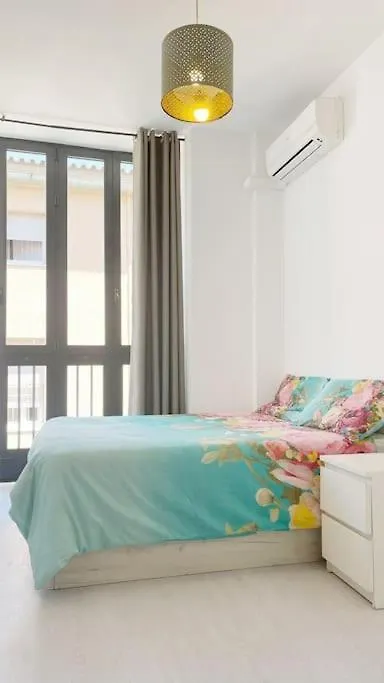 Stylish 2 Bedroom Apartment Next To Lamerced Plaza Malaga Spain