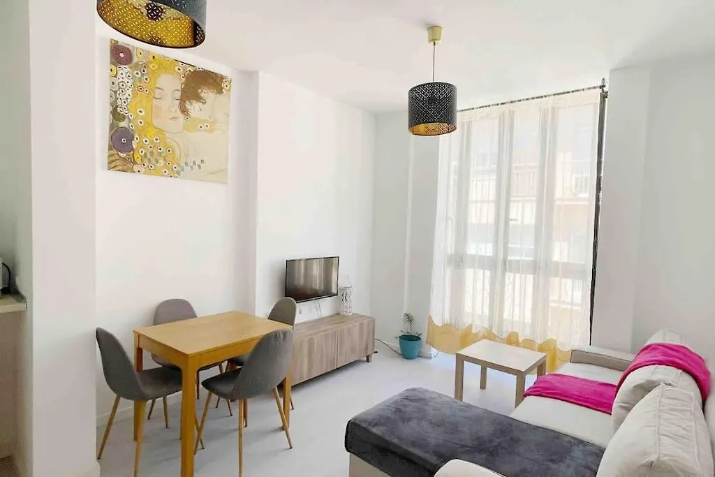 Stylish 2 Bedroom Apartment Next To Lamerced Plaza Malaga Spain